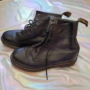 Dr. Martens / Doc Martens 1460 Black Soft Leather Boots Size US 9 - Like New!